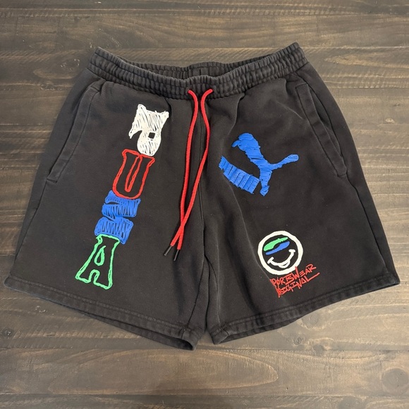 Puma Men’s Graphic Shorts - Size Large Black, Streetwear, Casual, Trendy, Unique - Picture 1 of 5